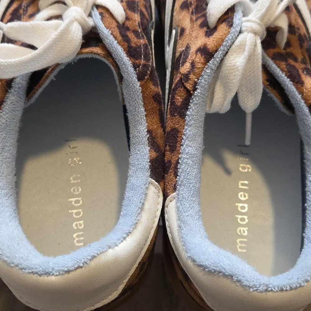 Madden Girl Giia Lace-Up Low-Top Sneakers - Picture 4 of 7